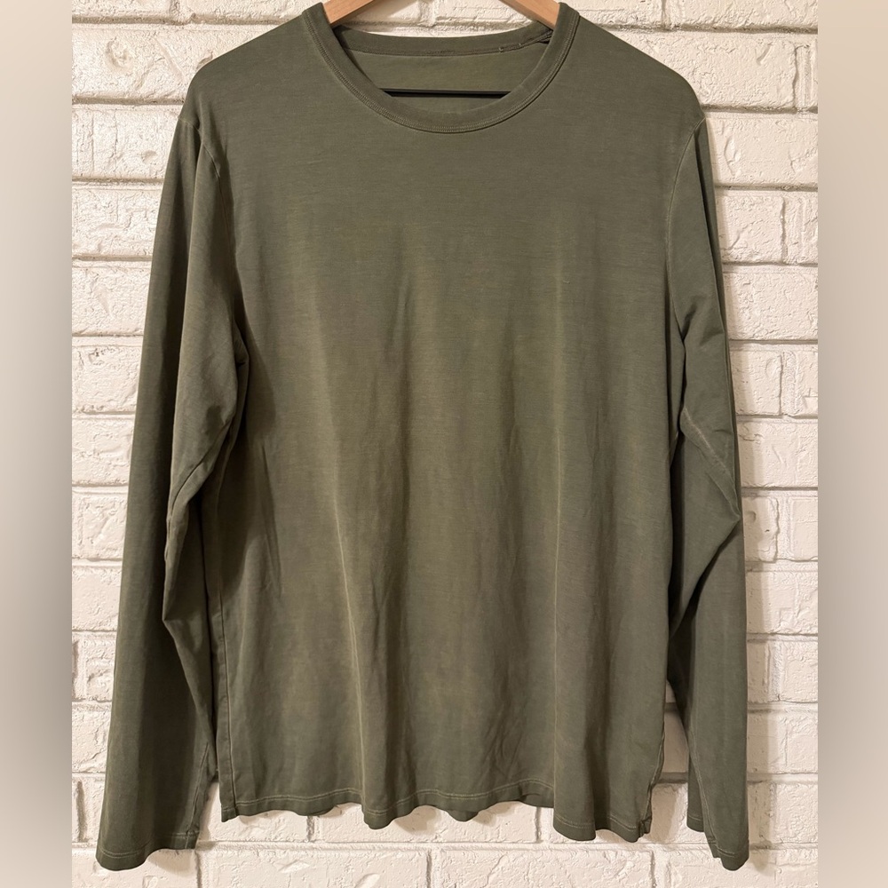 Lululemon Shirt Mens Large Green Fundamental Tee Athleisure Casual Long Sleeve
